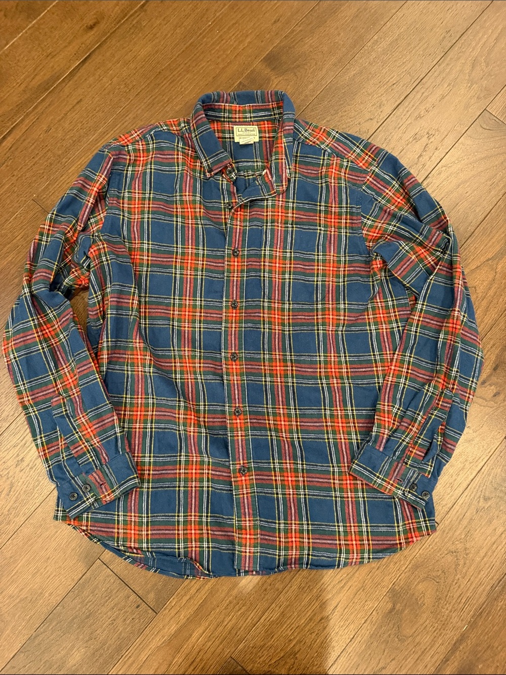 L.L.Bean Traditional Fit Plaid Flannel Shirt Blue Red Men’s Large - C54-111